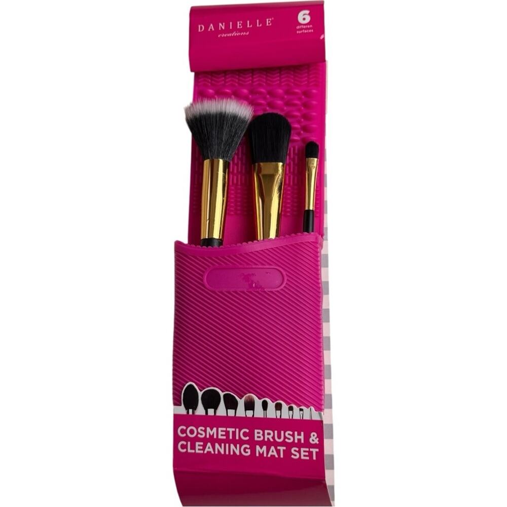 Danielle Creation Cosmetic Makeup Brushes and Cleaning mat Set New in Package